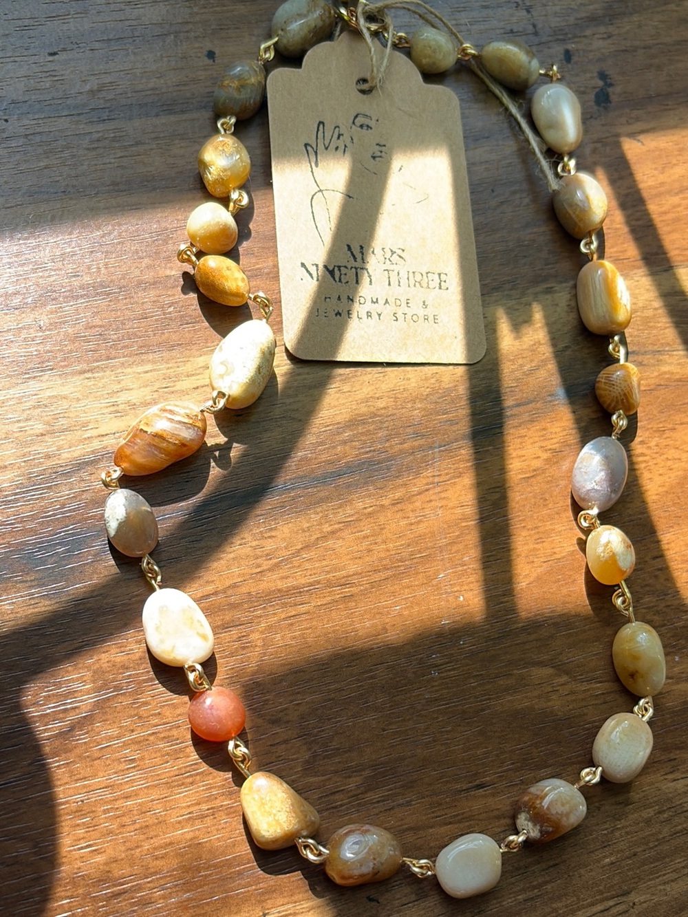 CORAL JADE NECKLACE - Picture 3 of 5